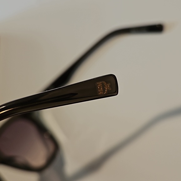 NWT MCM725S 52-20-140 grey sunglasses with hard case and cleaning cloth - Picture 4 of 15